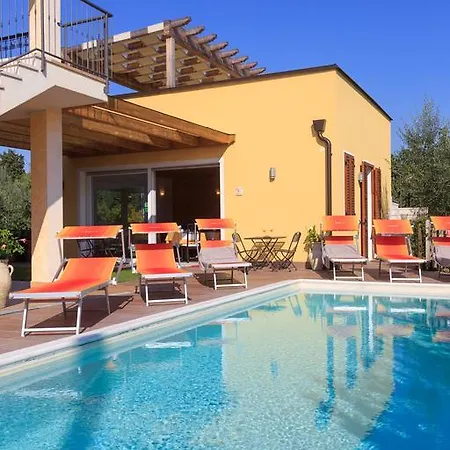 Abelia Bed & Breakfast Colà