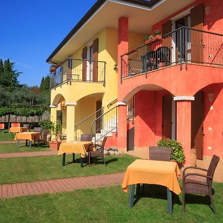 Abelia Bed and breakfast Colà